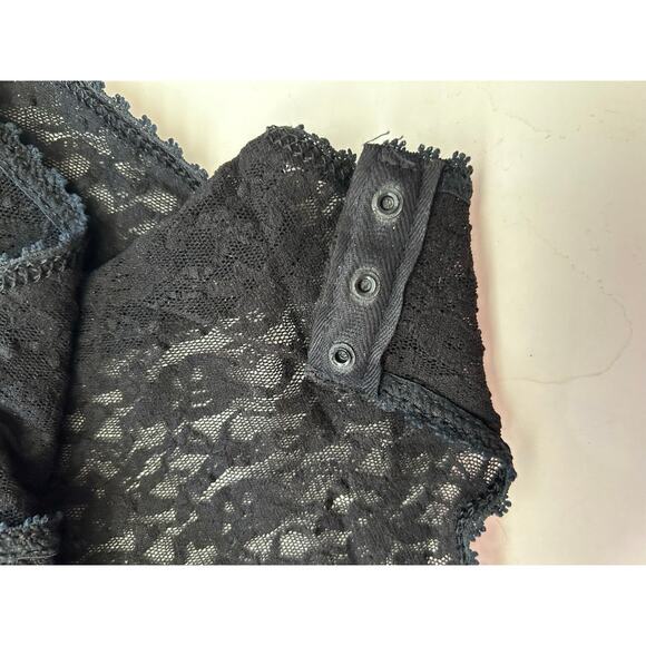 Womens Shiny Metallic Bodysuit Medium Silver Faux Wrap Lace Sleeveless Snap USA - Picture 7 of 9